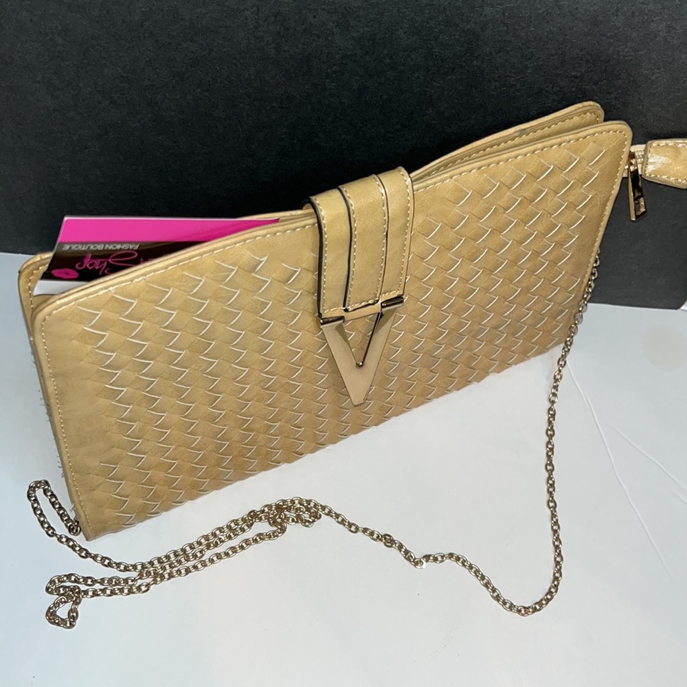 NEW TAN CLUTCH 🩷 - Picture 5 of 5